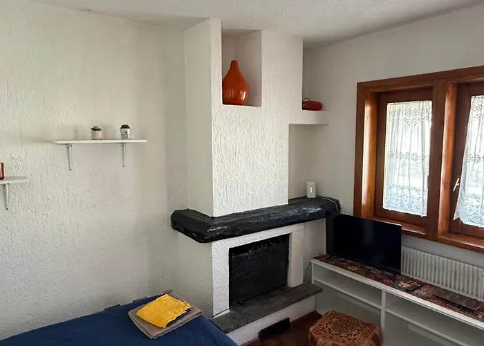 Apartment La Finestra Su *